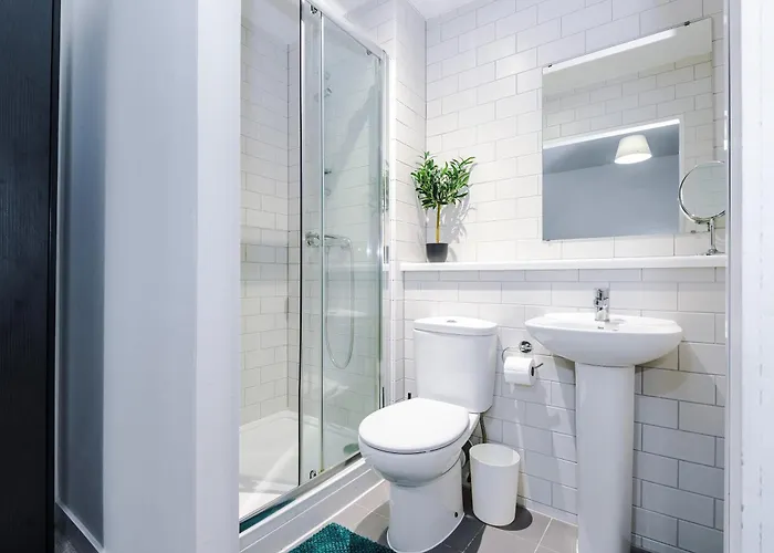 New, Luxe 2br, Manchester, Pool Table, Parking, Balcony, Ps4 * 曼彻斯特