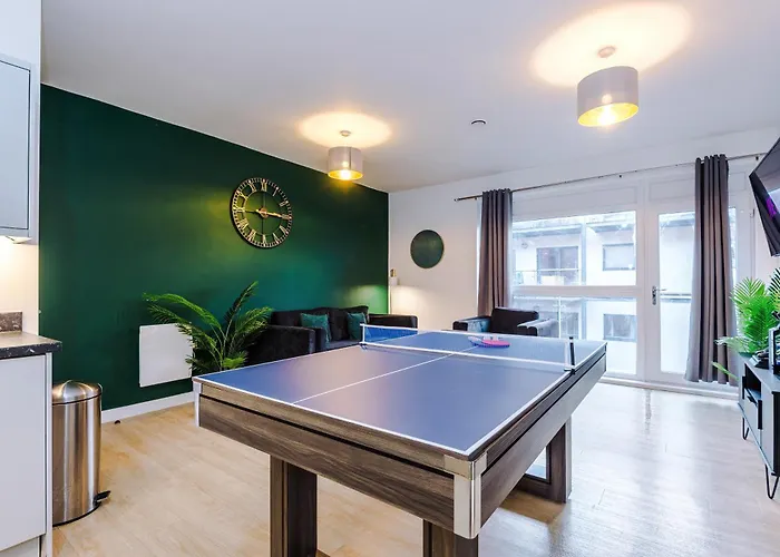아파트 New, Luxe 2br, Manchester, Pool Table, Parking, Balcony, Ps4