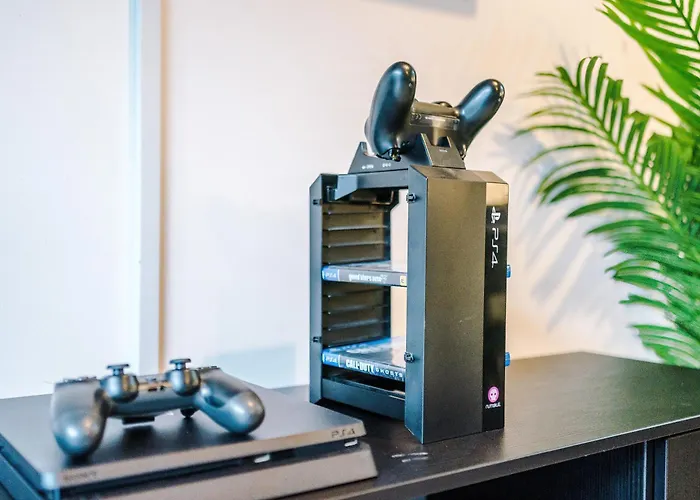 New, Luxe 2br, Manchester, Pool Table, Parking, Balcony, Ps4 Apartament *