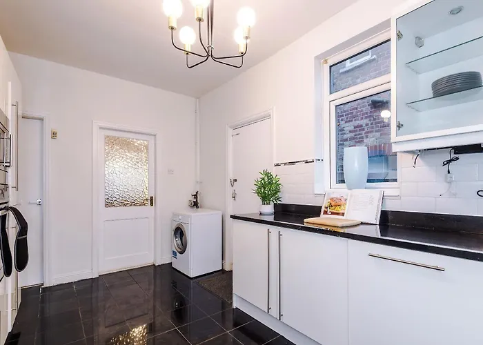 Сasa de vacaciones Oldtrafford - Sleeps 6 - Free Parking - Free Wifi *