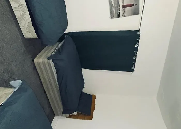 Kwatera prywatna Comfortable Triple Near Center *