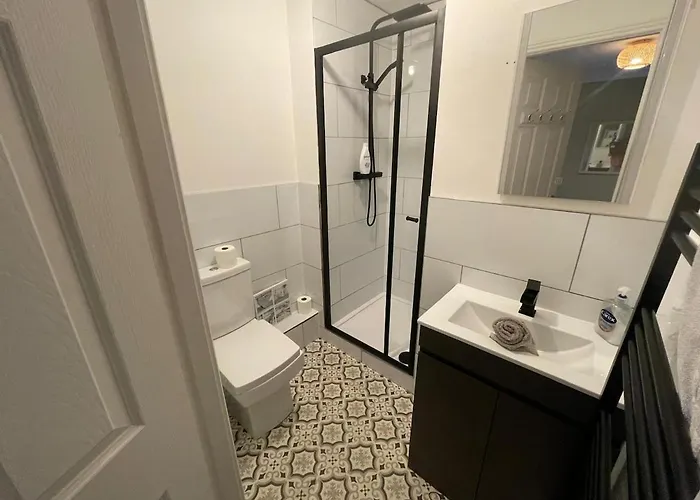 Stretford 4 Bed Townhouse M32 *