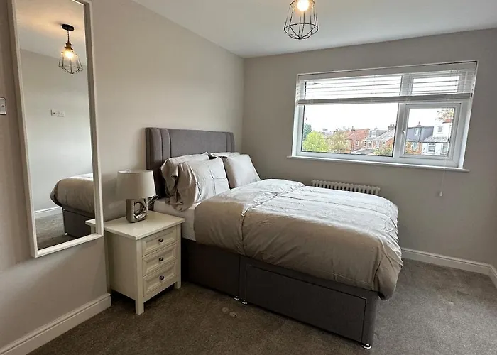 Town House In Stretford *