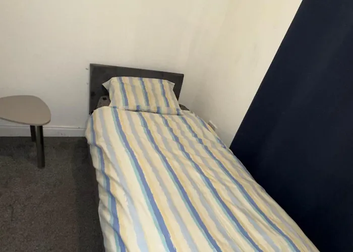 Cosy Single In M8 * Manchester