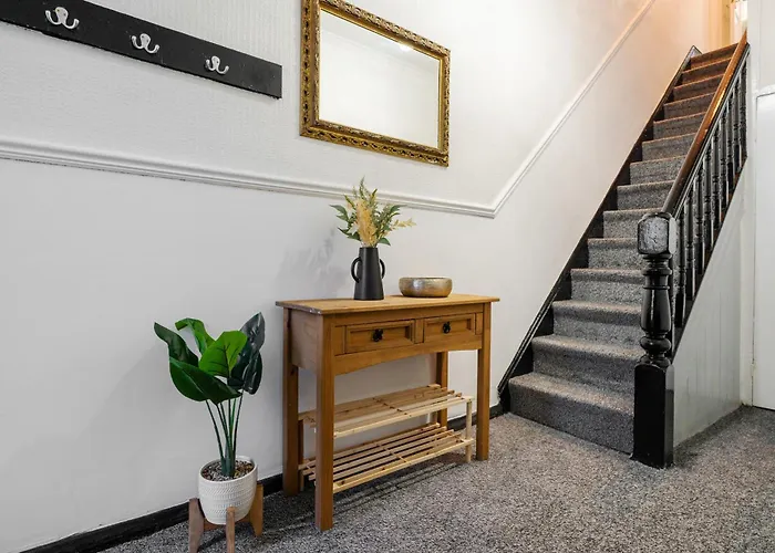 Spacious 4br Near Etihad - Free Parking - 5 Min Train Station Nyaraló