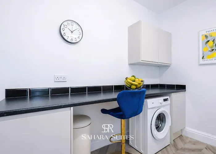 Сasa de vacaciones New Stylish 4br - Sleeps 9 - Parking *