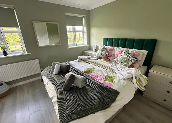 Stretford 4 Bed Townhouse M32 Dom wakacyjny *