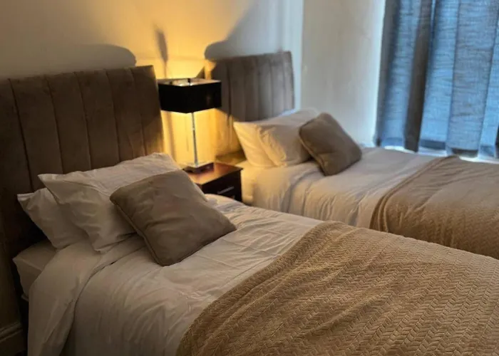 Contractors And Tourists Friendly In Salford 게스트하우스 맨체스터