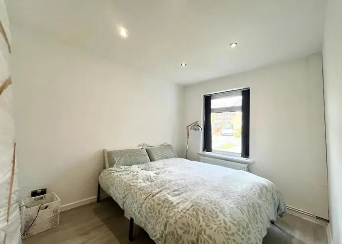 Goldencostahome Willa Manchester