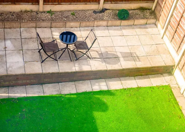 House - Sleeps 7 - Parking - 10min Drive To Centre בית נופש מנצ'סטר