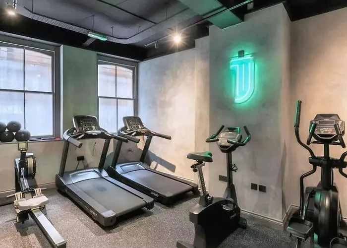 Urban Stone's Throw From Attractions Holiday home Manchester