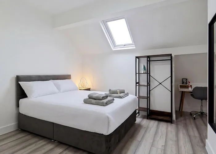 Spacious 5br House Near Centre