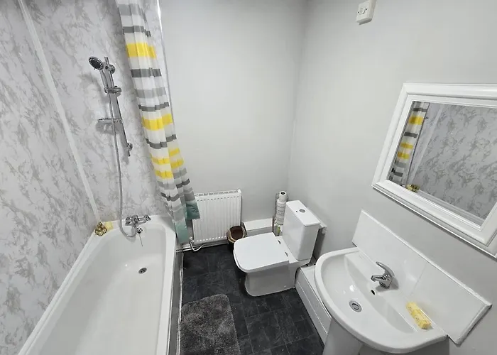 Lovely Large 3 Bedroom House