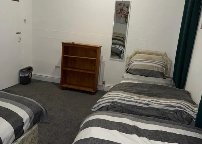 Comfortable Triple Near Center