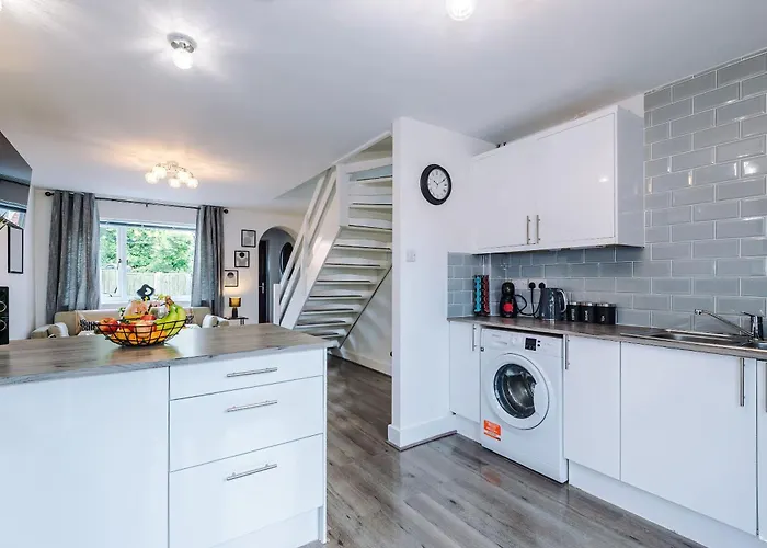 Modern 2-bed By 53 Degrees Near Etihad & Centre, With Free Parking!