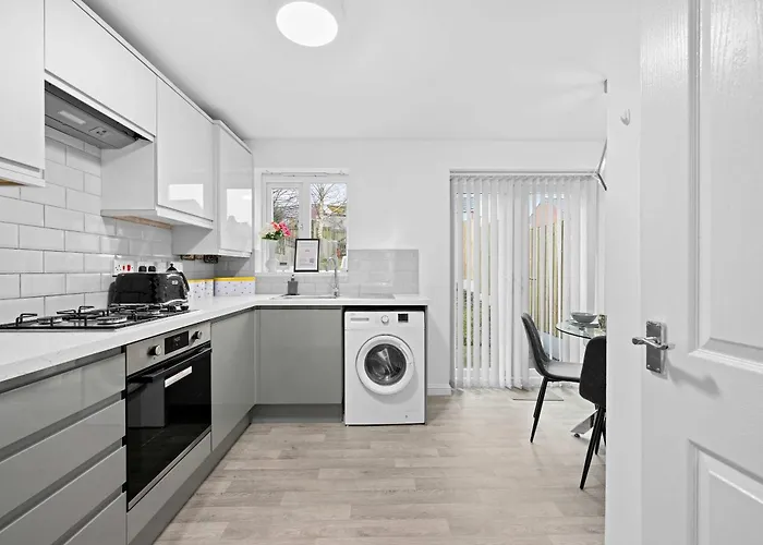 3 Bed Close To Centre Superhost Manchester