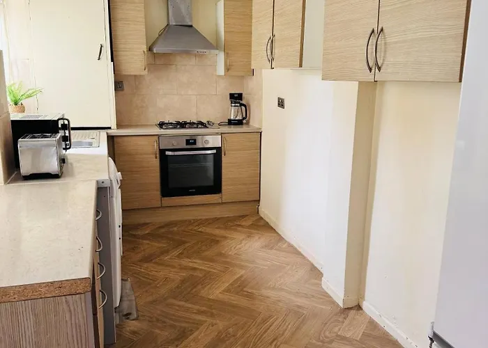 Contractors And Tourists Friendly In Salford