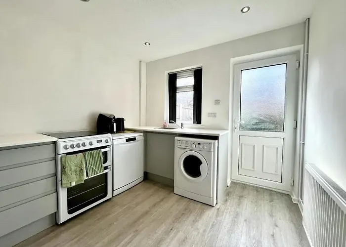 Goldencostahome Willa Manchester