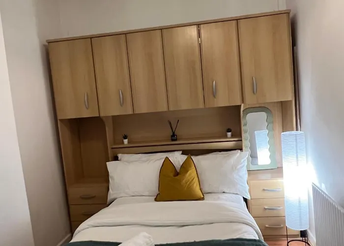 Kwatera prywatna Cosy Private Near Transport Link In