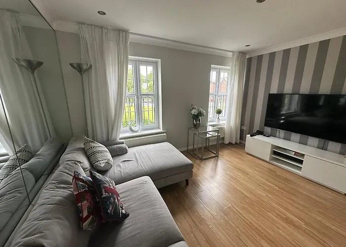 Stretford 4 Bed Townhouse M32 Сasa de vacaciones Mánchester