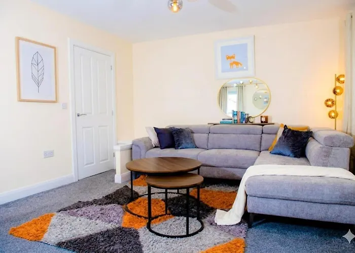 House - Sleeps 7 - Parking - 10min Drive To Centre