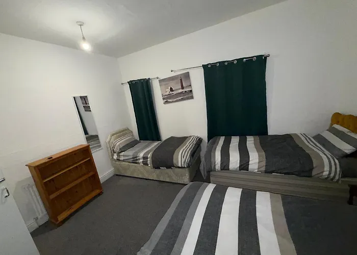 Comfortable Triple Near Center *