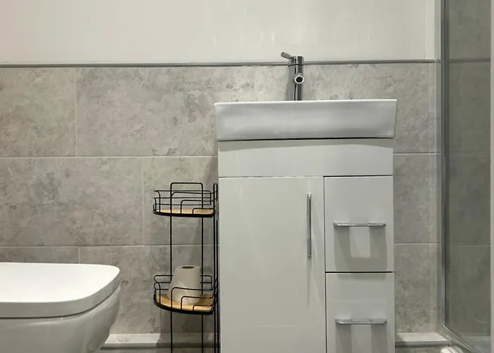 2 - Private In A Near Centre *