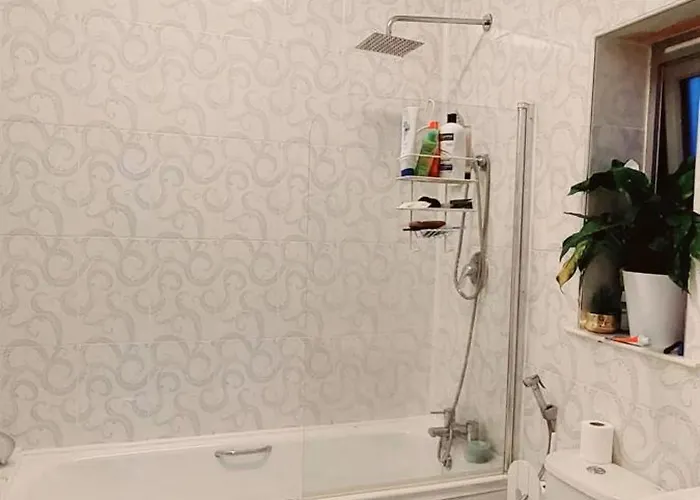 Homely Near Center- Females Preferred