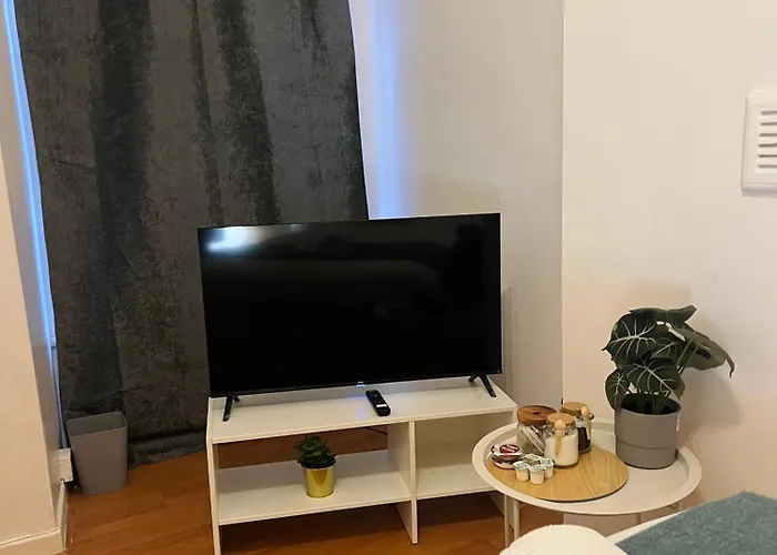 Kwatera prywatna Cosy Private Near Transport Link In *