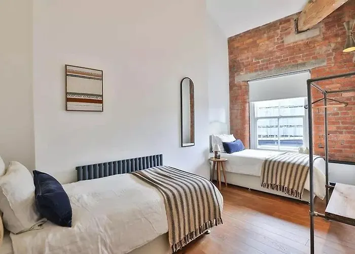 Urban Stone's Throw From Attractions Holiday home Manchester
