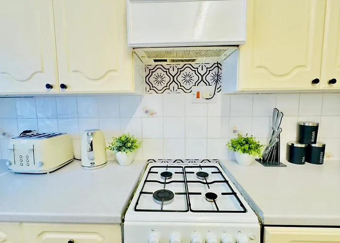 Stylish 4 Bedrome House - Free Parking Mánchester