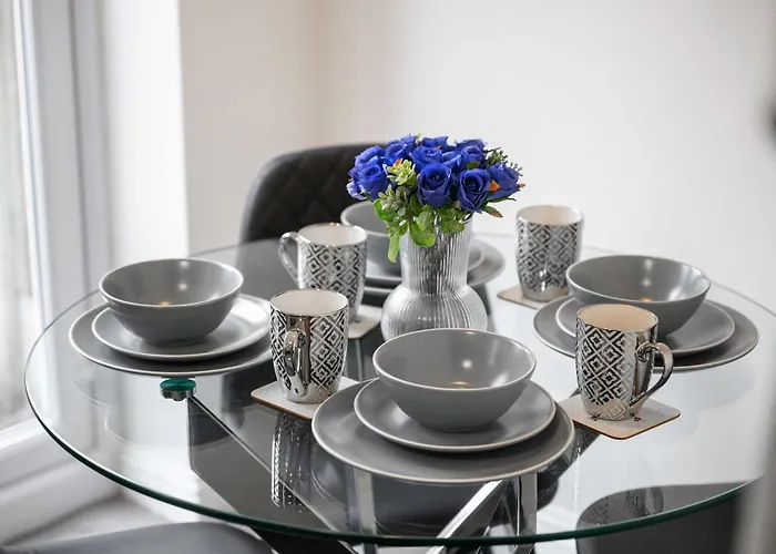 3 Bed Close To Centre Superhost *