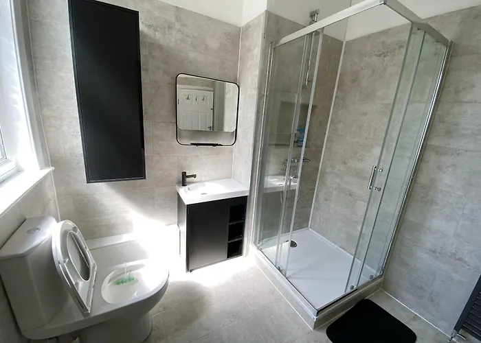 Cosy Double Bed To Salford Plab Samson Centre 3*