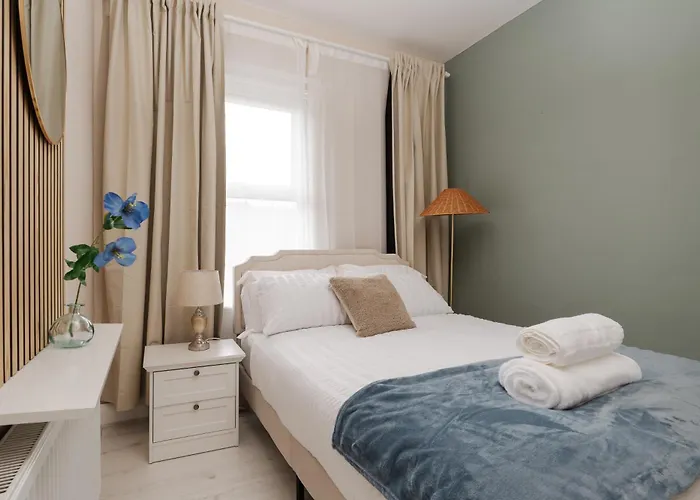 2br Cozy Retreat - Pool Table - Wifi - Sleeps 7 Holiday home *