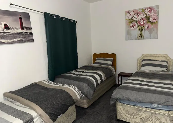 Comfortable Triple Near Center *