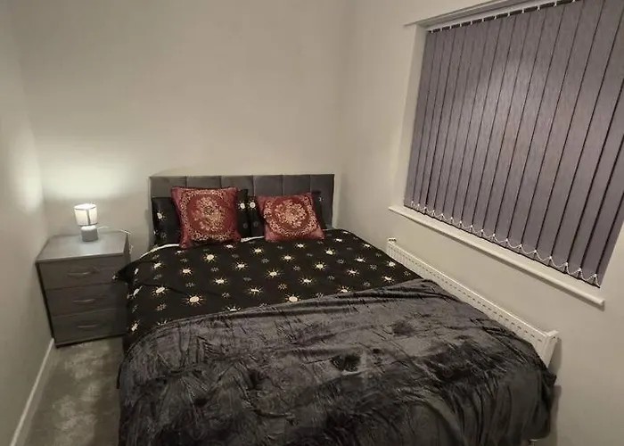 Lovely Large 3 Bedroom House * 曼彻斯特