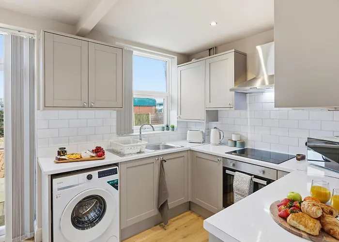 3br Near Co-op Live Etihad Long Short Welcome Parking *