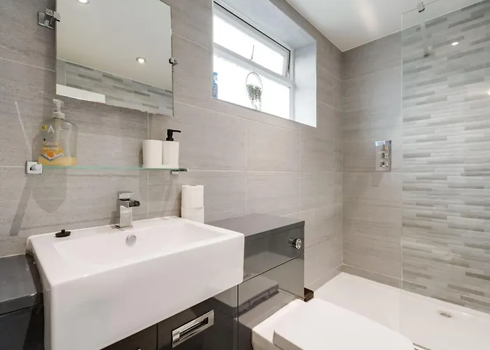 E-oasis- Etihad-coop Live-free Parking-pool Table *