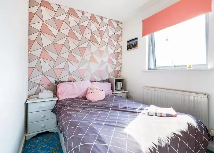 Homely Near Center- Females Preferred Kwatera prywatna