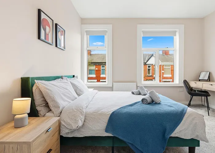 Home, Sleeps 6, Contractor Friendly, Free Parking Mánchester