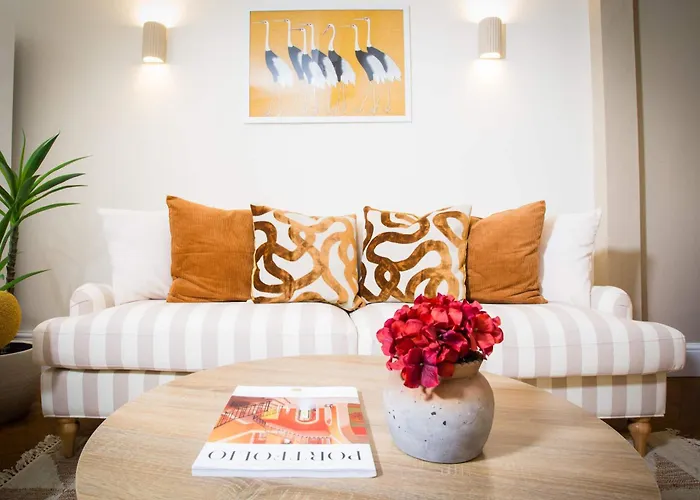 Awhile - 3-bed Townhouse Northern Quarter