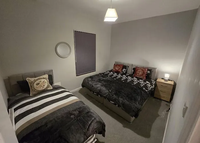 Lovely Large 3 Bedroom House 度假居 曼彻斯特