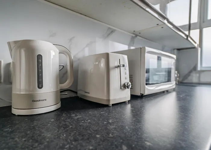 Spacious 4br Near Etihad - Free Parking - 5 Min Train Station Nyaraló Manchester