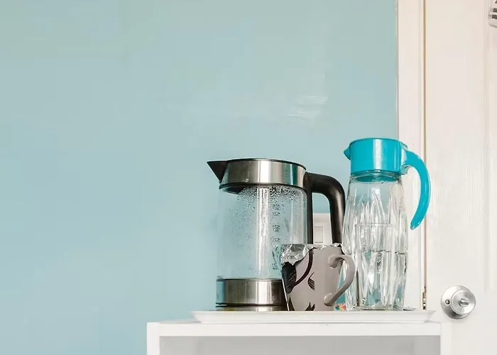 Kwatera prywatna Homely Near Center- Females Preferred Manchester