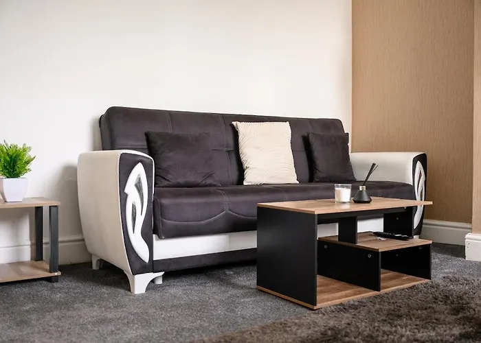 Group - Access To Central, Coop, Etihad بيت للعطل مانشستر