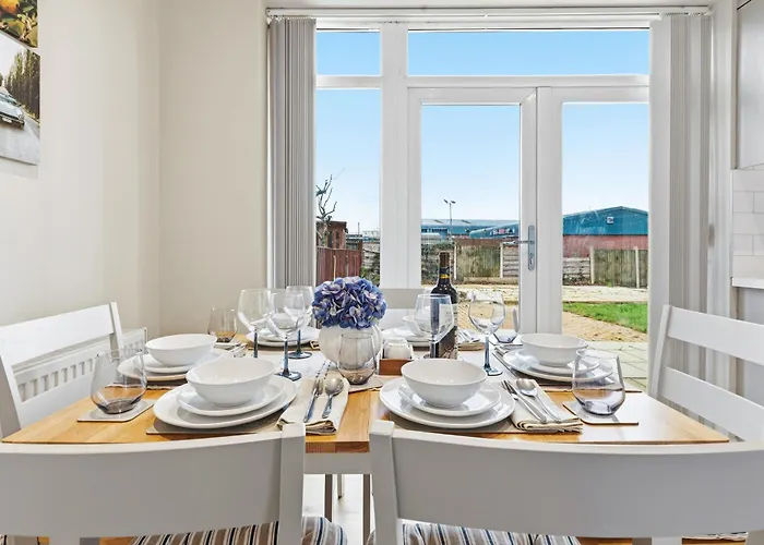 3br Near Co-op Live Etihad Long Short Welcome Parking