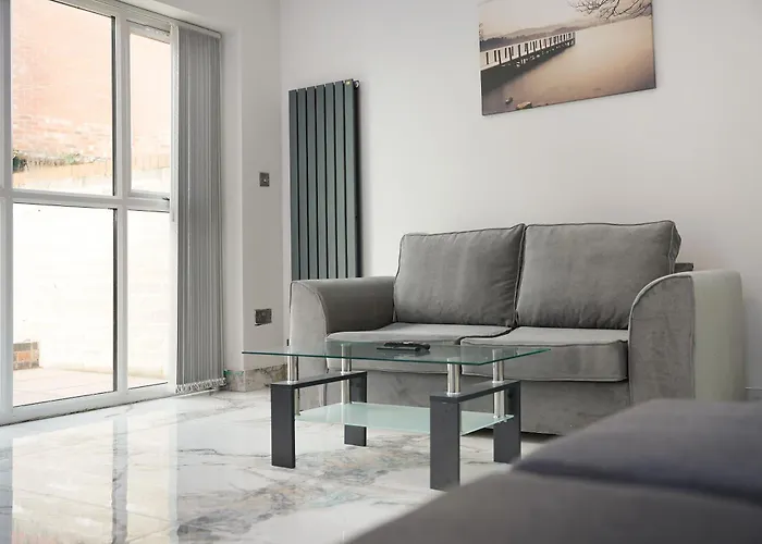 Stylish With Free Parking And Easy Access Сasa de vacaciones Mánchester