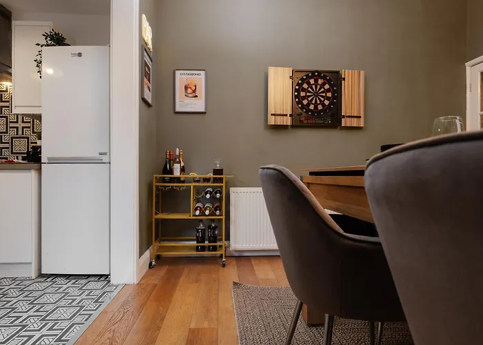 Dom wakacyjny 2br Cozy Retreat - Pool Table - Wifi - Sleeps 7