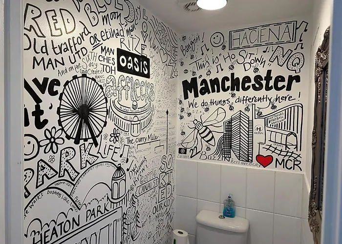 Сasa de vacaciones Stretford 4 Bed Townhouse M32 *