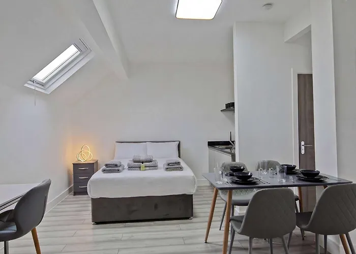 Сasa de vacaciones Spacious 5br House Near Centre *